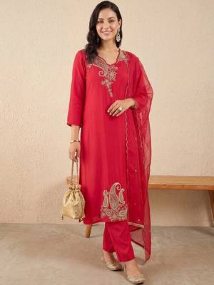 women ethnic motifs embroidered regular thread work liva kurta with trousers & with dupatta 1