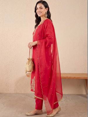 women ethnic motifs embroidered regular thread work liva kurta with trousers & with dupatta 2