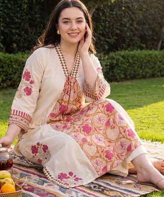 women floral printed regular cotton kurta with trousers 2