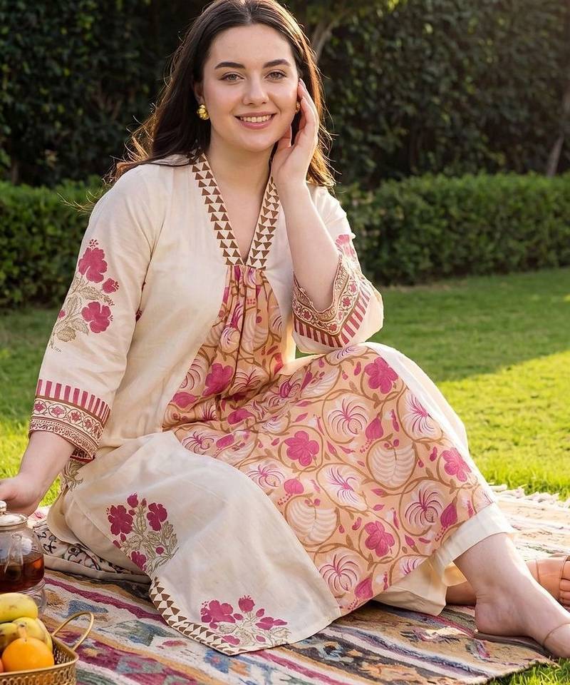 women floral printed regular cotton kurta with trousers