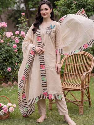 women ethnic motifs embroidered regular thread work kurta with trousers & with dupatta 1