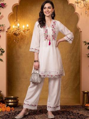 women floral embroidered regular thread work kurta with trousers 2