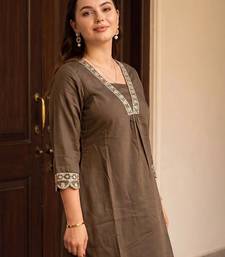 women ethnic motifs embroidered regular thread work kurta with trousers
