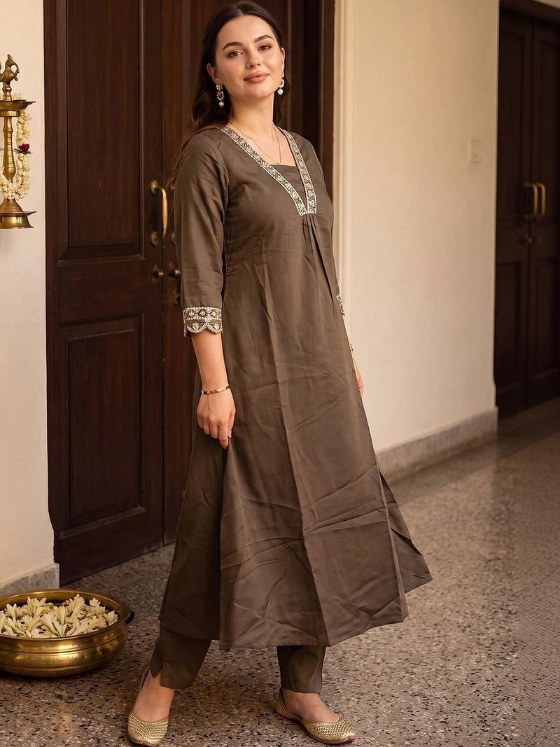 women ethnic motifs embroidered regular thread work kurta with trousers
