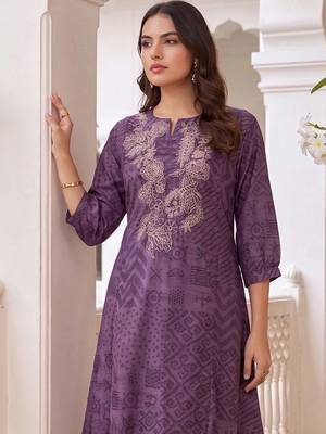 women ethnic motifs printed regular thread work kurta with trousers 2