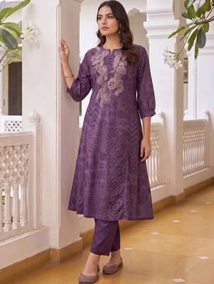 women ethnic motifs printed regular thread work kurta with trousers 4