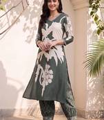 women floral printed regular kurta with trousers