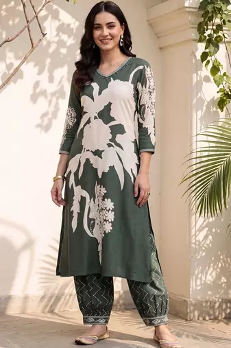 women floral printed regular kurta with trousers