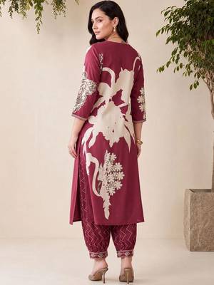 women floral printed regular kurta with patiala 3