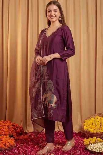 women ethnic motifs embroidered regular kurta with trousers & with dupatta