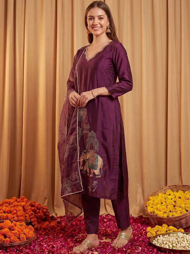 women ethnic motifs embroidered regular kurta with trousers & with dupatta