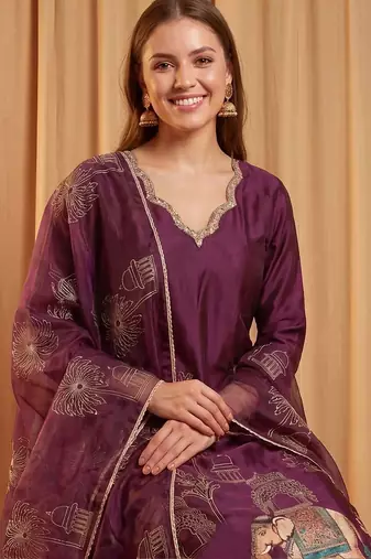 women ethnic motifs embroidered regular kurta with trousers & with dupatta