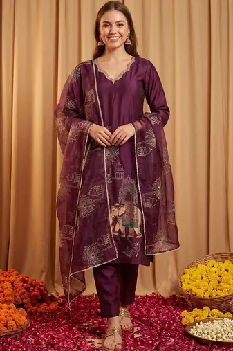 women ethnic motifs embroidered regular kurta with trousers & with dupatta