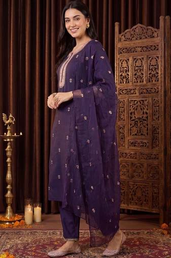 women ethnic motifs embroidered regular thread work kurta with trousers & with dupatta