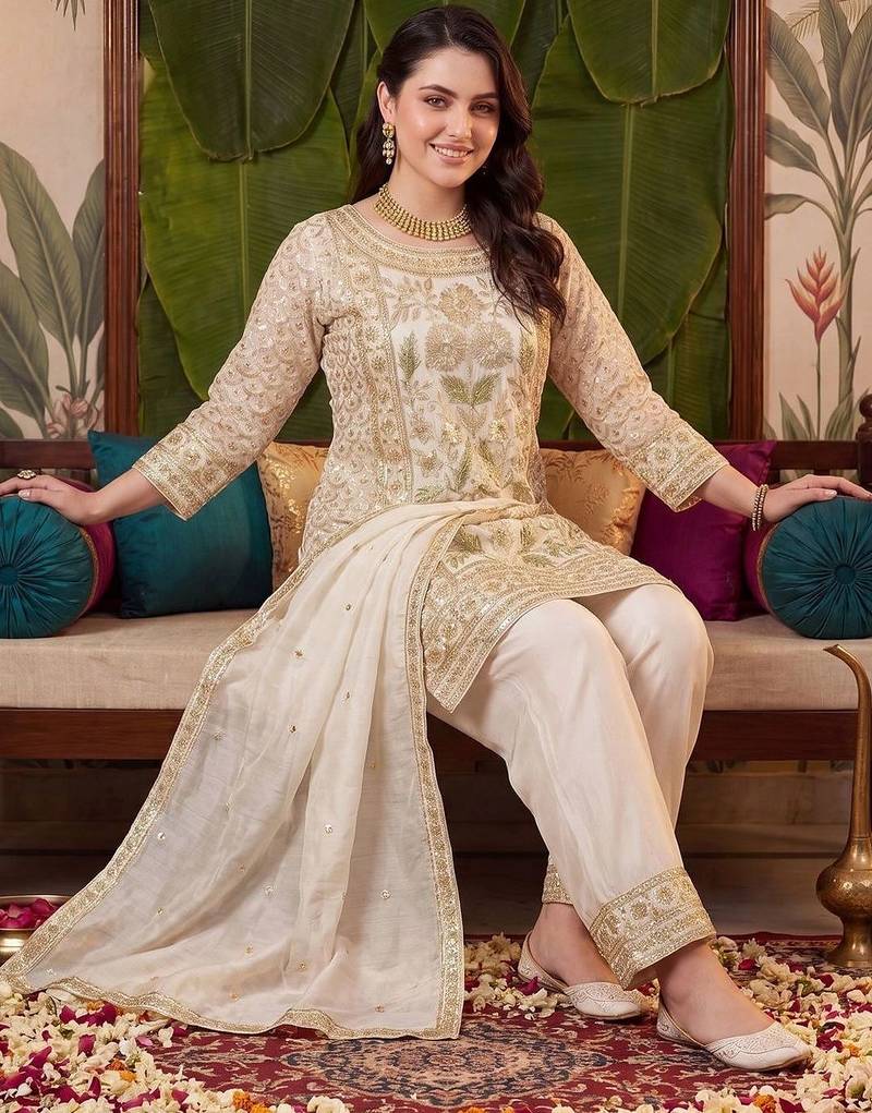 women floral embroidered regular kurta with trousers & with dupatta