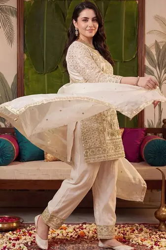 women floral embroidered regular kurta with trousers & with dupatta