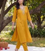 women ethnic motifs embroidered regular thread work kurta with trousers