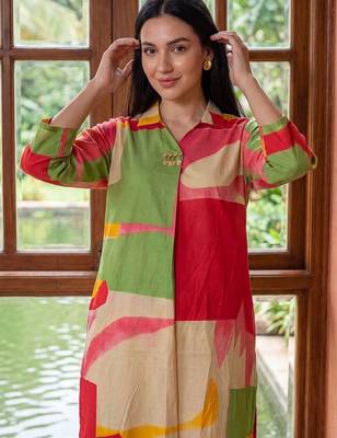 women printed regular cotton kurta with trousers 2