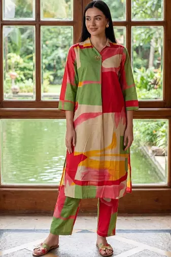 women printed regular cotton kurta with trousers