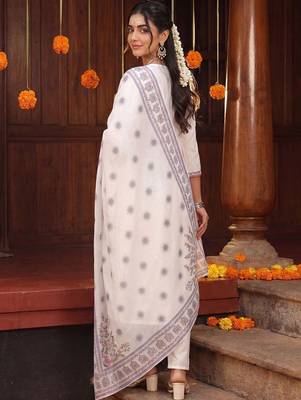 women ethnic motifs embroidered regular thread work cotton kurta with trousers & with dupatta 3