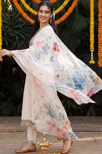 women floral embroidered regular thread work kurta with trousers & with dupatta