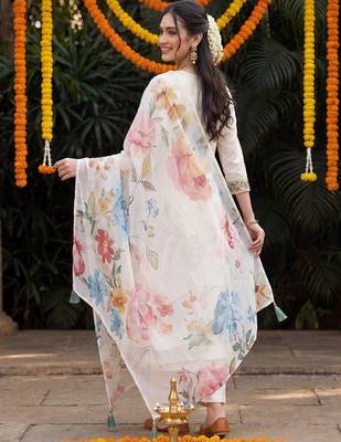 women floral embroidered regular thread work kurta with trousers & with dupatta 4