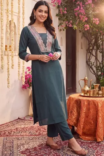 women ethnic motifs embroidered regular thread work kurta with trousers