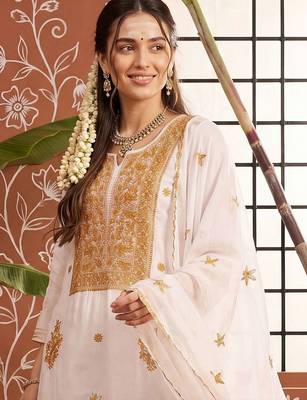 women ethnic motifs embroidered regular thread work kurta with trousers & with dupatta 2