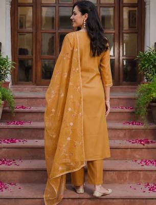 women ethnic motifs embroidered regular thread work liva kurta with trousers & with dupatta 5