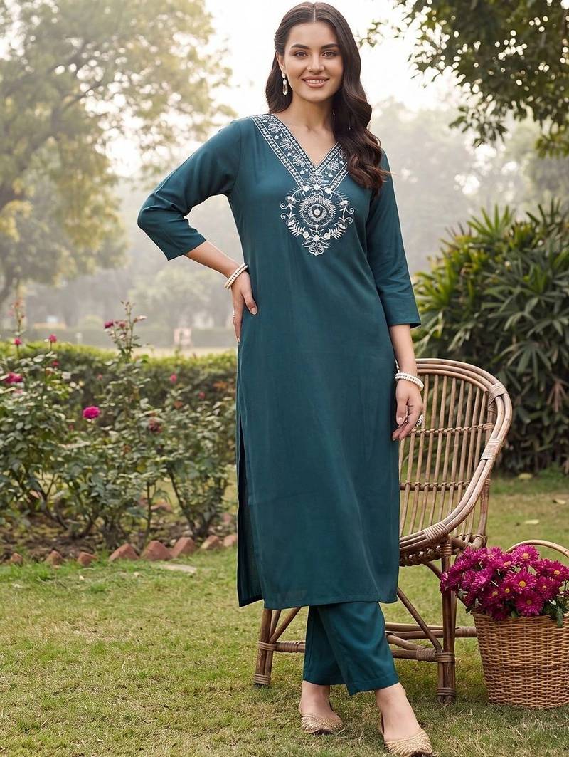 women ethnic motifs embroidered regular thread work kurta with trousers