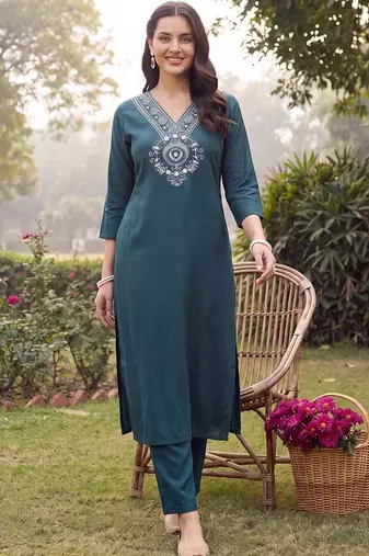 women ethnic motifs embroidered regular thread work kurta with trousers