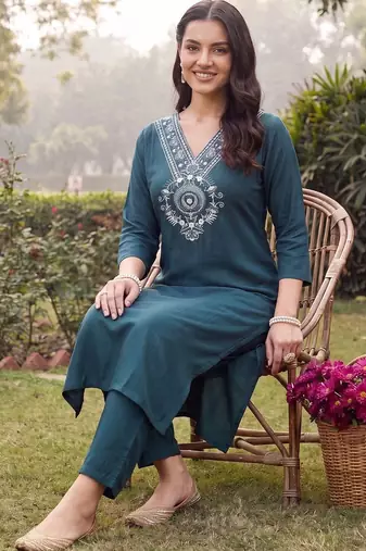 women ethnic motifs embroidered regular thread work kurta with trousers