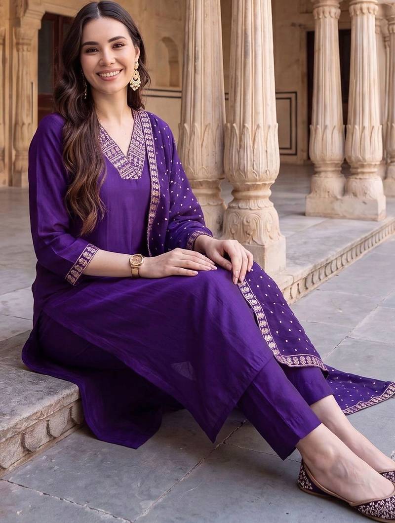 women regular thread work kurta with trousers & with dupatta