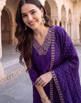 women regular thread work kurta with trousers & with dupatta 4