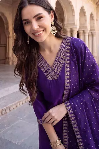 women regular thread work kurta with trousers & with dupatta
