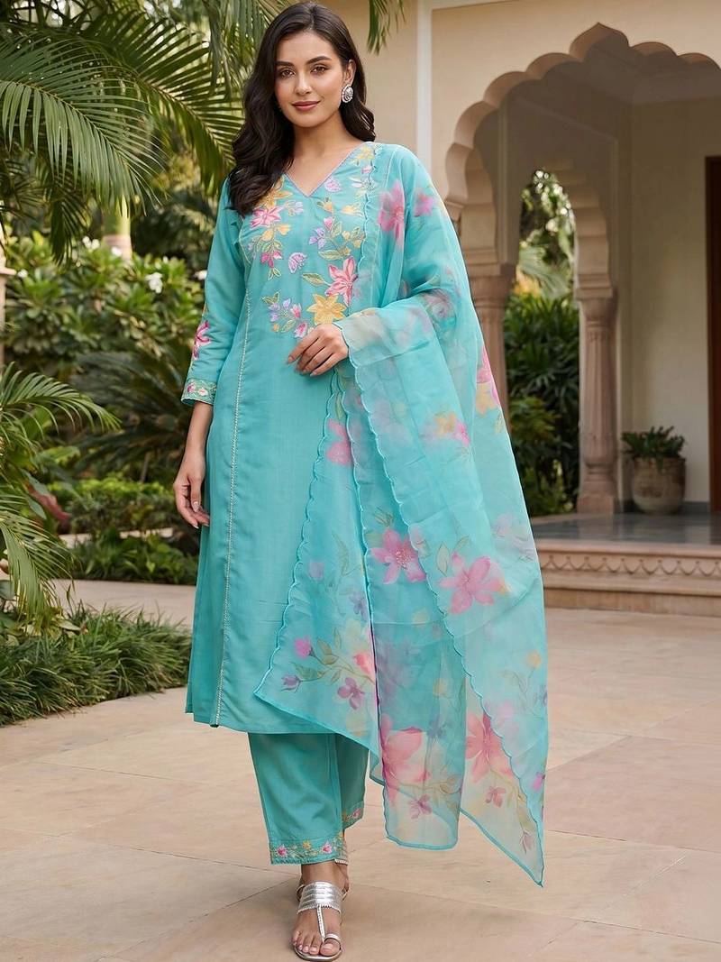 women floral embroidered regular thread work kurta with trousers & with dupatta