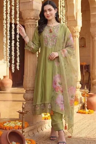 women floral embroidered regular thread work liva kurta with palazzos & with dupatta