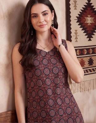 women ethnic motifs printed regular cotton kurta with patiala 2