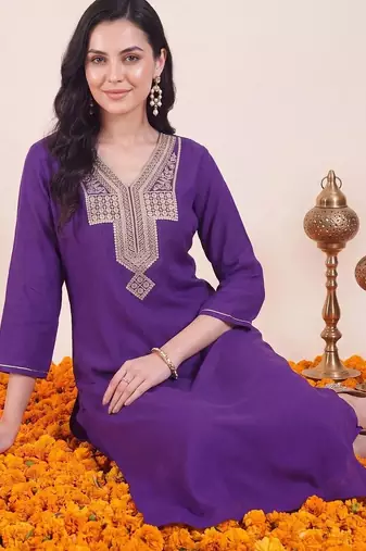 women ethnic motifs embroidered regular thread work kurta with trousers