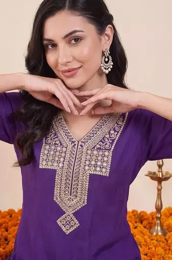 women ethnic motifs embroidered regular thread work kurta with trousers