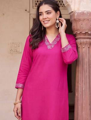 women ethnic motifs embroidered regular thread work kurta with trousers 5