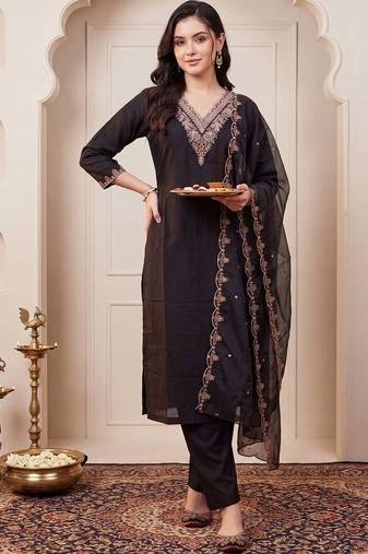women ethnic motifs embroidered regular thread work kurta with trousers & with dupatta