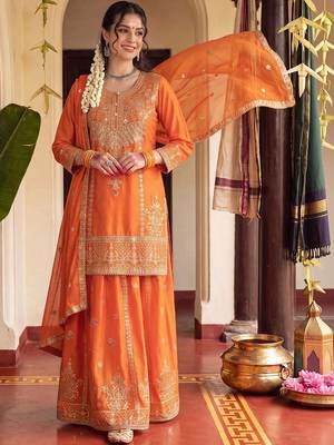 women ethnic motifs embroidered regular kurta with sharara & with dupatta 5