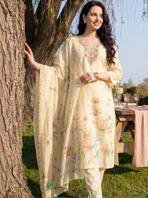 women floral printed regular thread work linen kurta with trousers & with dupatta 4