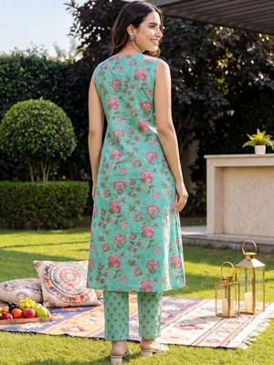 women floral printed regular cotton kurta with trousers 6