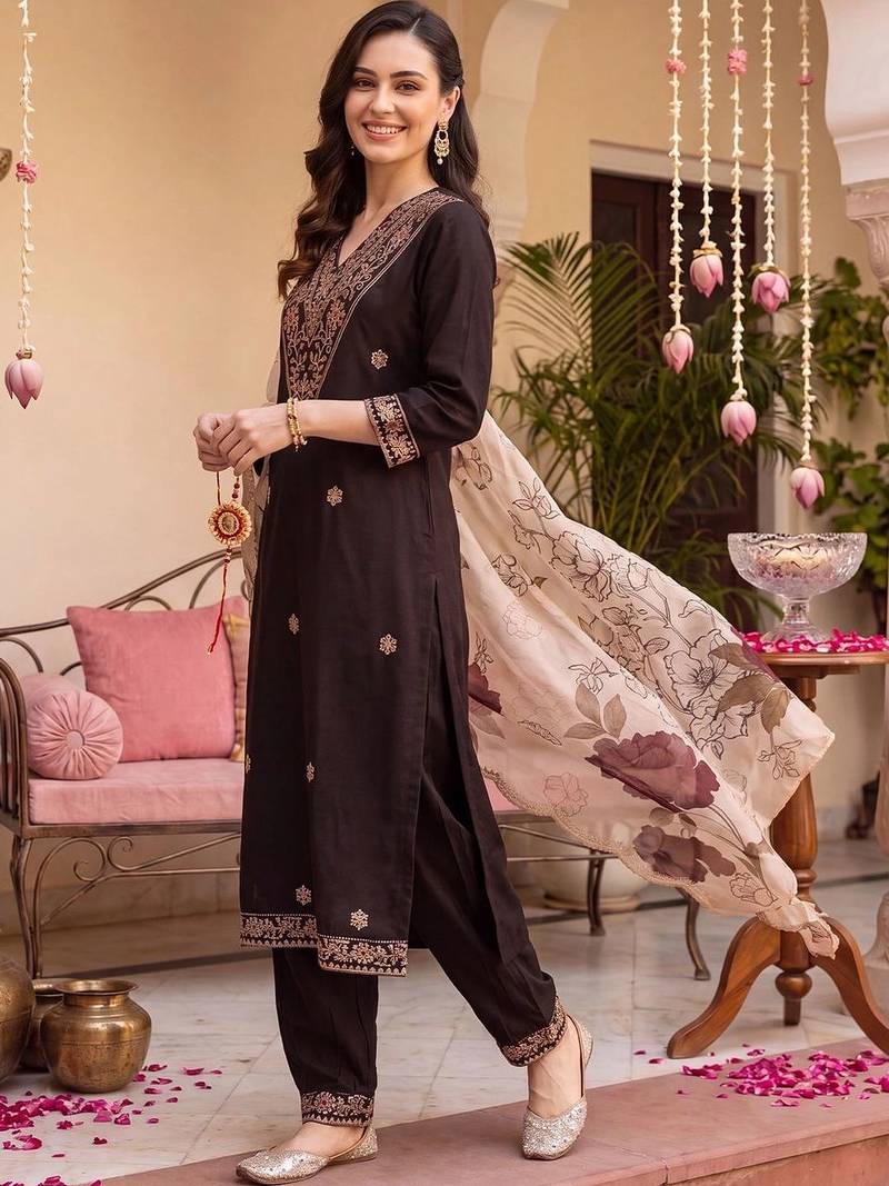 women ethnic motifs embroidered regular thread work kurta with trousers & with dupatta