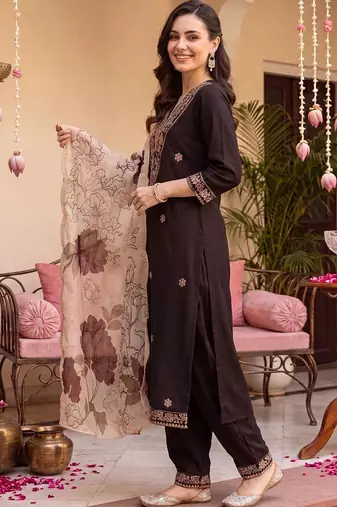 women ethnic motifs embroidered regular thread work kurta with trousers & with dupatta