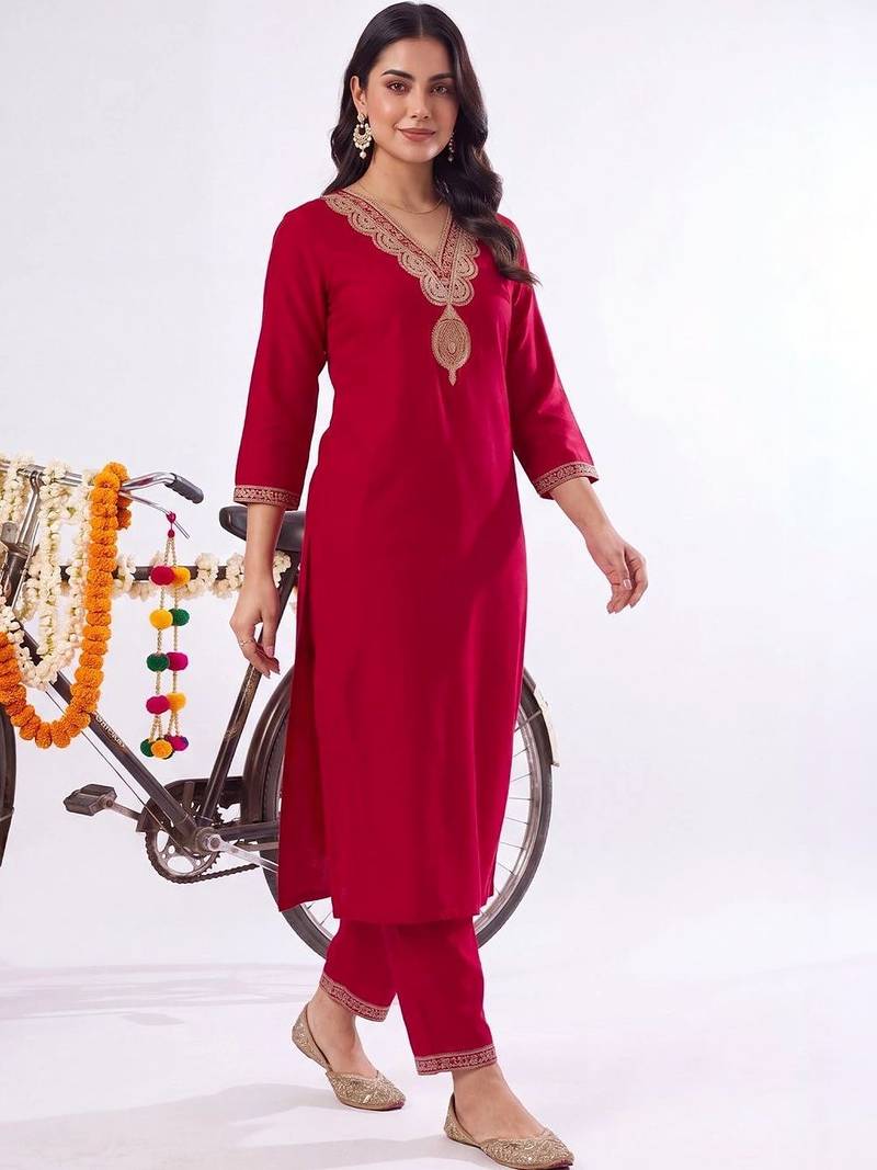women regular thread work liva kurta with trousers