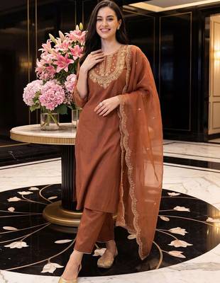 women ethnic motifs embroidered regular thread work liva kurta with trousers & with dupatta 5