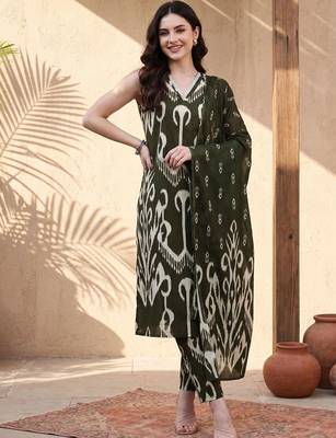 women printed regular cotton kurta with trousers & with dupatta 5
